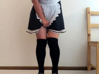 Cute Japanese Maid Pees Herself